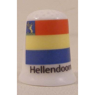 Hellendoorn Nederlandse gemeentevlag op een porselein vingerhoedje Hellendoorn Nederlandse gemeentevlag op een porselein vingerhoedje
