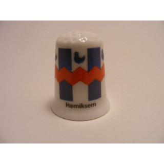 Hemiksem vlag Belgie op een porselein vingerhoedje