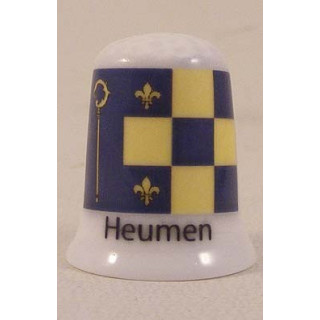 Heumen Nederlandse gemeentevlag op een porselein vingerhoedje