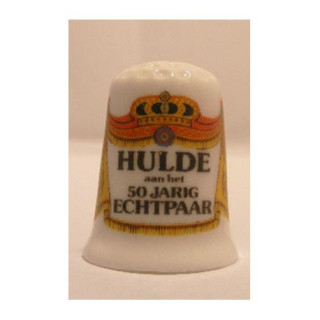 Hulde aan het 50 jarig echtpaar op een porselein vingerhoedje