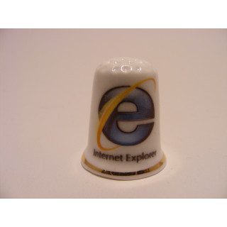 Internet Explorer logo op een porselein vingerhoedje met goud randje
