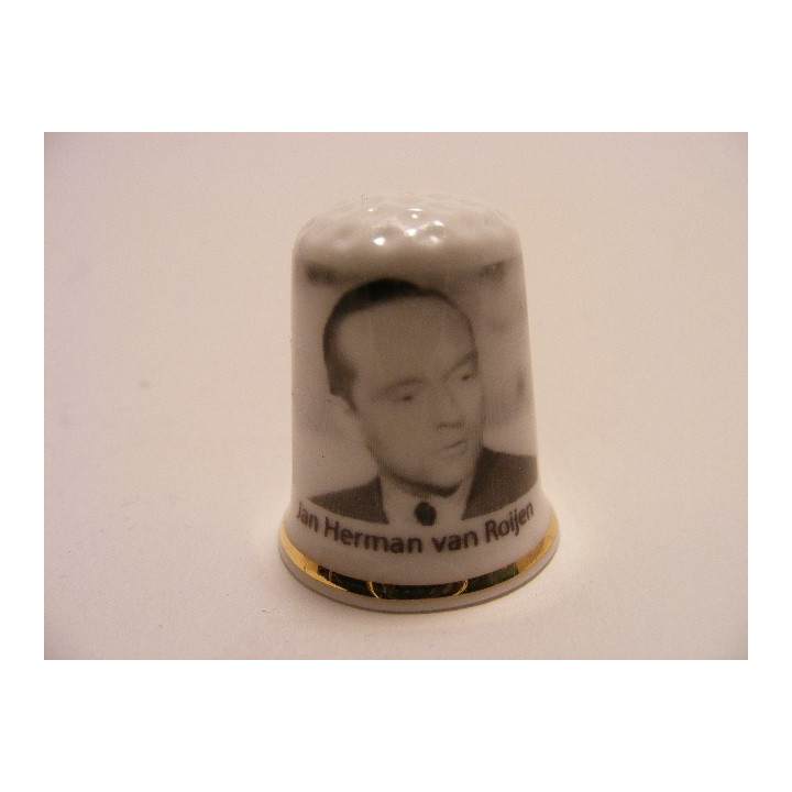 Jan Herman van Roijen Kabinet Schermerhorn 1945-1946 op een porselein vingerhoedje Jan Herman van Roijen Kabinet Schermerhorn 1945-1946 op een porselein vingerhoedje