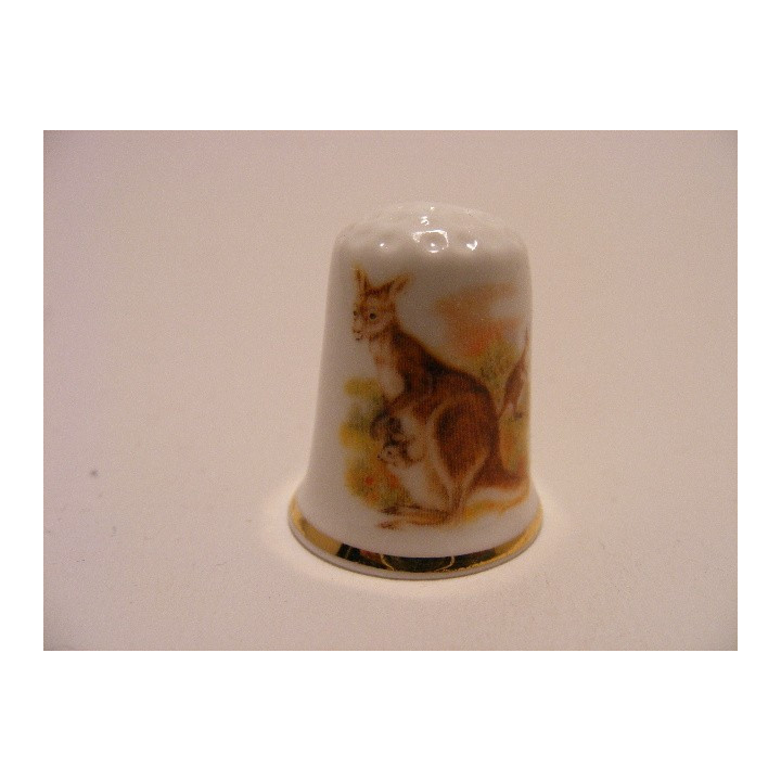 Kangoeroe met jong vingerhoedje met goudrandje