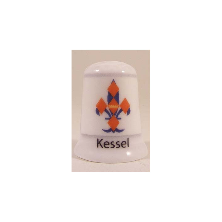 Kessel Nederlandse gemeentevlag op een porselein vingerhoedje