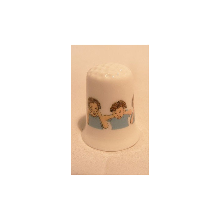 Kind horen zien zwijgen tekening vingerhoedje