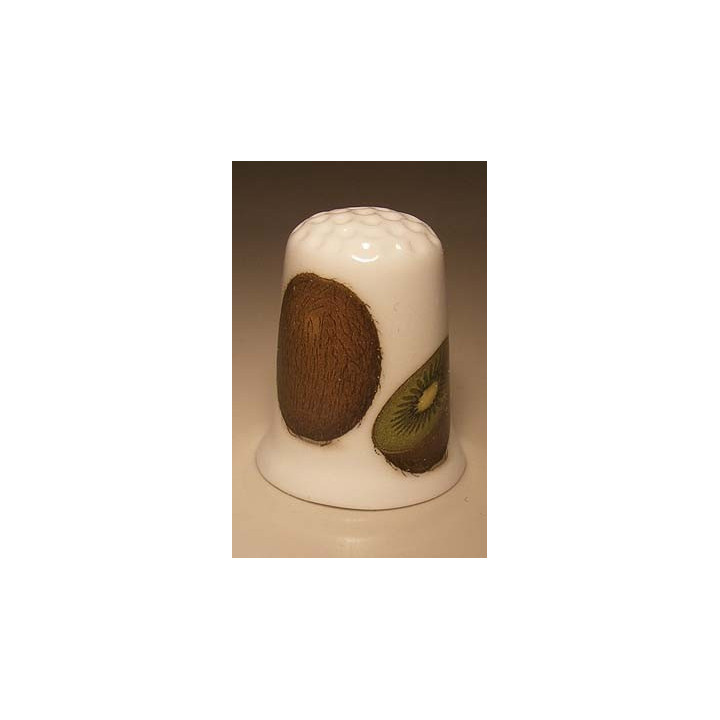 Kiwi fruit op een vingerhoedje