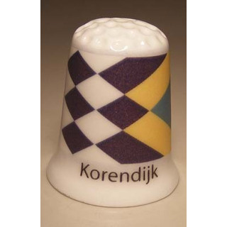 Korendijk Nederlandse gemeentevlag op een porselein vingerhoedje
