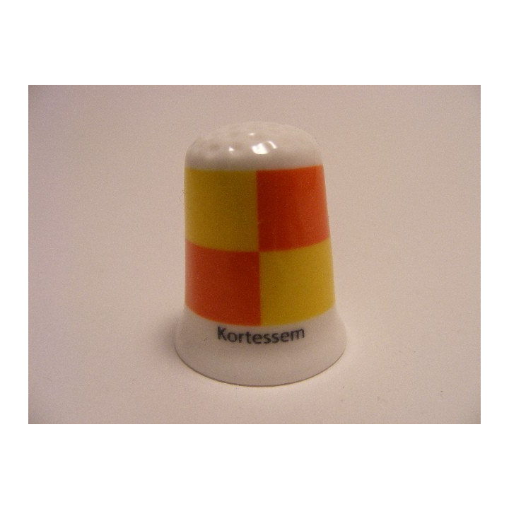 Kortessem vlag Belgie op een porselein vingerhoedje