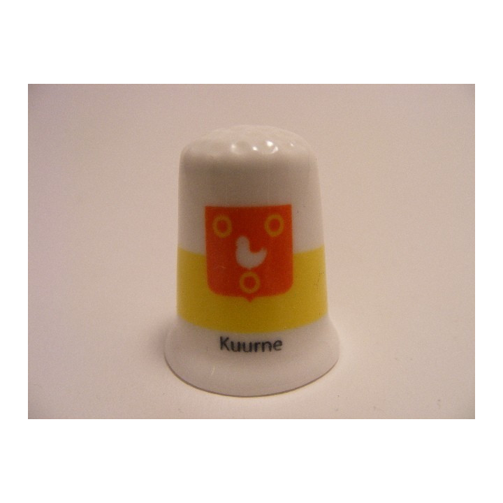 Kuurne vlag Belgie op een porselein vingerhoedje