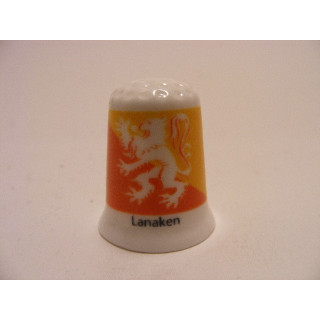 Lanaken gemeente vlag in Belgie op een porselein vingerhoedje