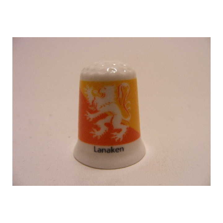 Lanaken gemeente vlag in Belgie op een porselein vingerhoedje