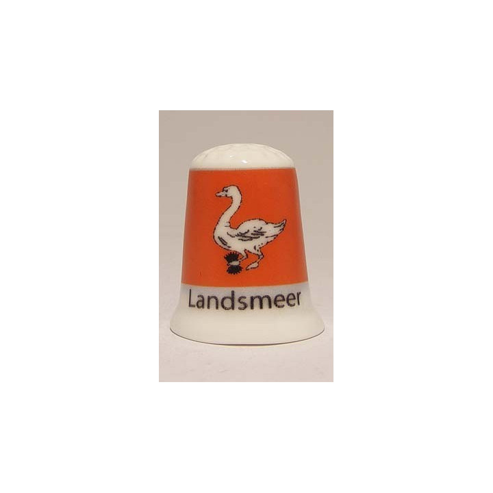Landsmeer Nederlandse gemeentevlag op een porselein vingerhoedje