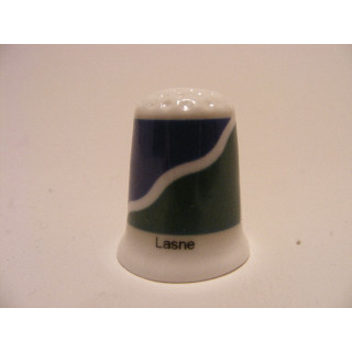 Lasne gemeente vlag in Belgie op een porselein vingerhoedje