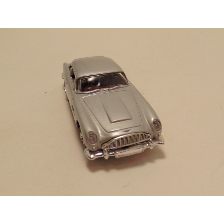 Aston Martin DB 4 Coupe 1:43 zilverkleurig
