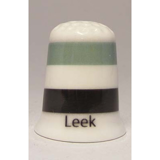 Leek Nederlandse gemeentevlag op een porselein vingerhoedje