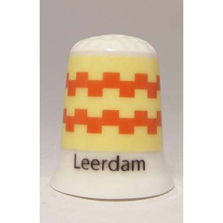 Leerdam Nederlandse gemeentevlag op een porselein vingerhoedje