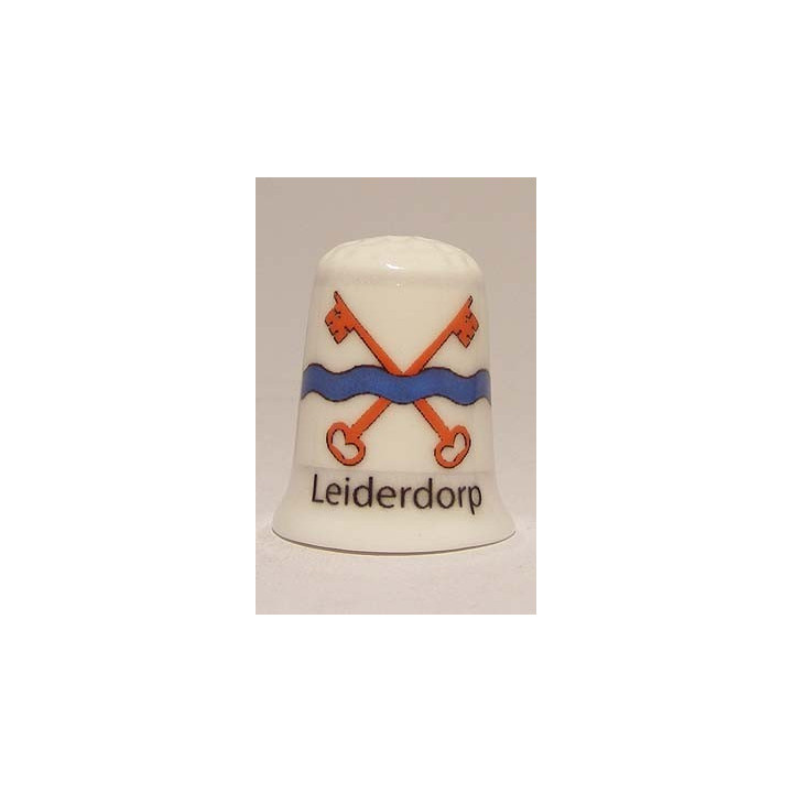 Leiderdorp Nederlandse gemeentevlag op een porselein vingerhoedje