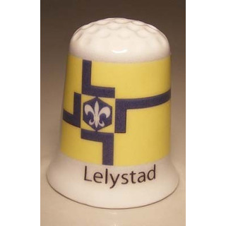 Lelystad Nederlandse gemeentevlag op een porselein vingerhoedje