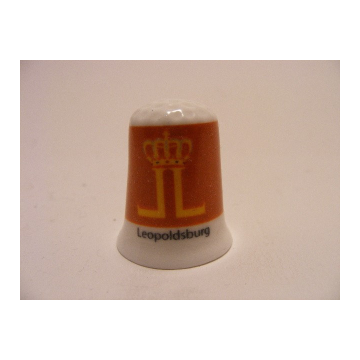 Leopoldsburg gemeente vlag in Belgie op een porselein vingerhoedje