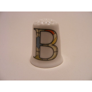 Letter B patchwork stijl op een porselein vingerhoedje
