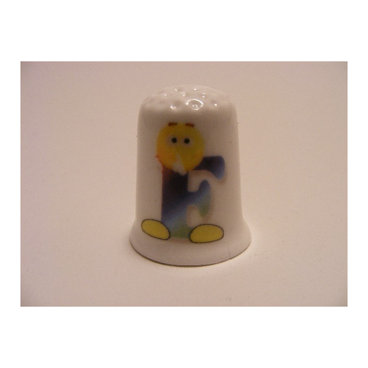 Letter F emoticon op een porselein vingerhoedje