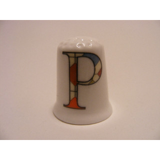 Letter P patchwork stijl op een porselein vingerhoedje