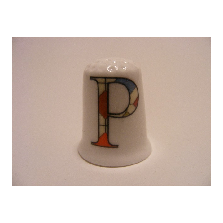 Letter P patchwork stijl op een porselein vingerhoedje