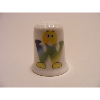Letter W emoticon op een porselein vingerhoedje