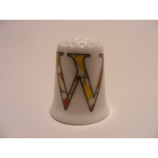 Letter W patchwork stijl op een porselein vingerhoedje
