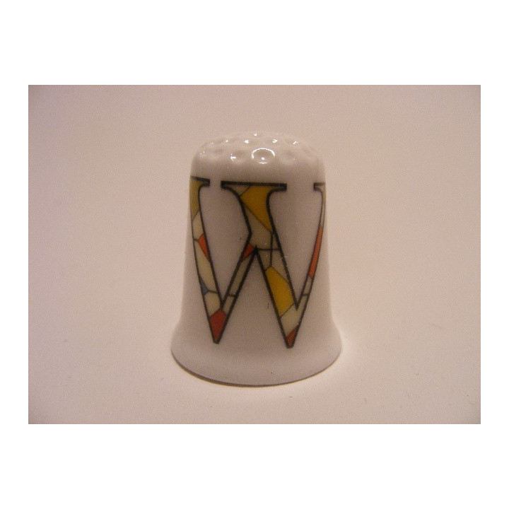 Letter W patchwork stijl op een porselein vingerhoedje