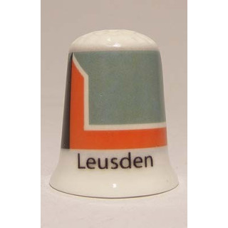 Leusden Nederlandse gemeentevlag op een porselein vingerhoedje