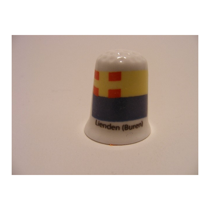 Lienden (Buren) op een porselein vingerhoedje Lienden (Buren) op een porselein vingerhoedje