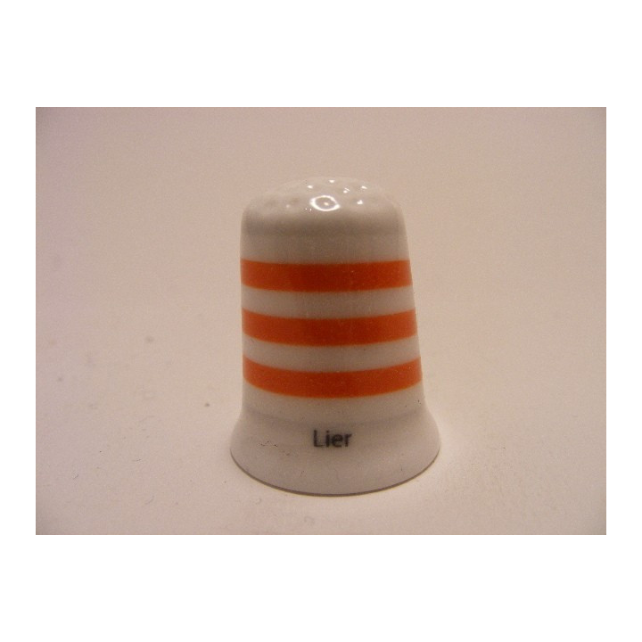 Lier vlag in Belgie op een porselein vingerhoedje