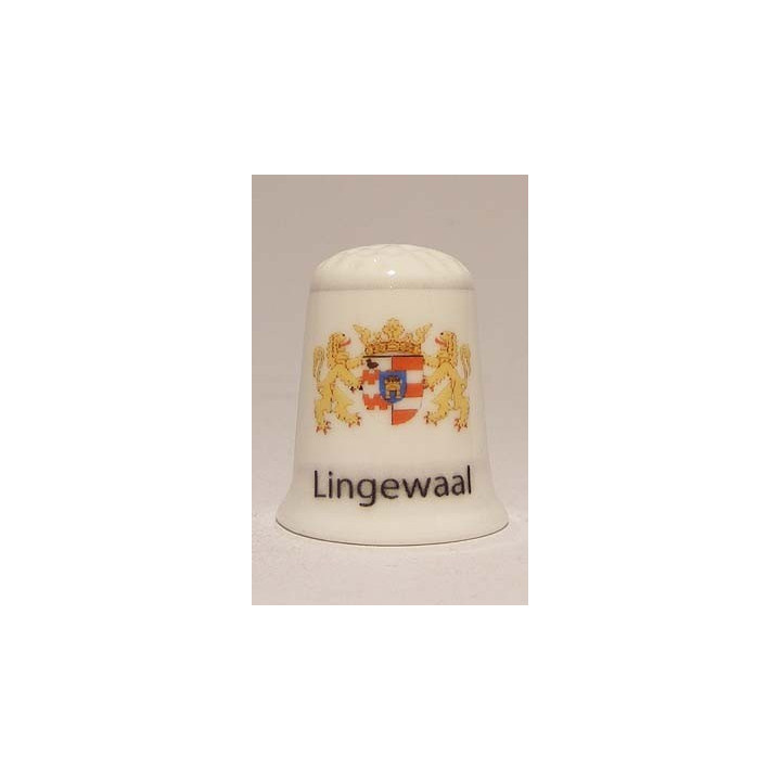 Lingewaal Nederlandse gemeentevlag op een porselein vingerhoedje