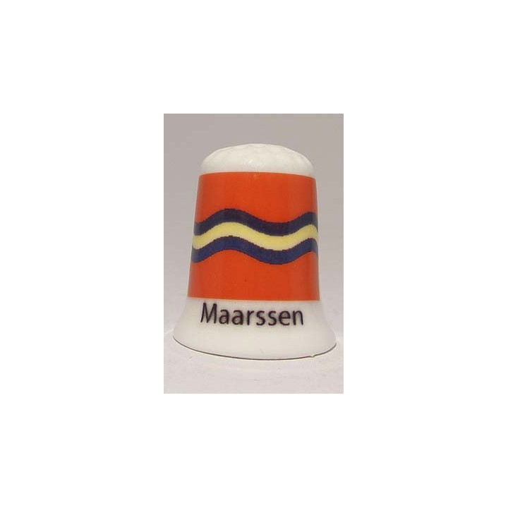 Maarssen Nederlandse gemeentevlag op een porselein vingerhoedje