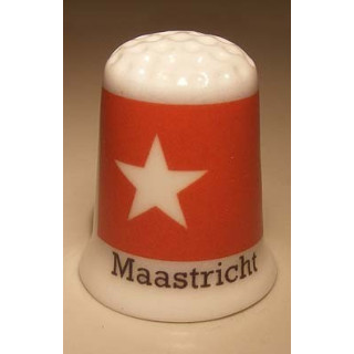 Maastricht Nederlandse gemeentevlag op een porselein vingerhoedje