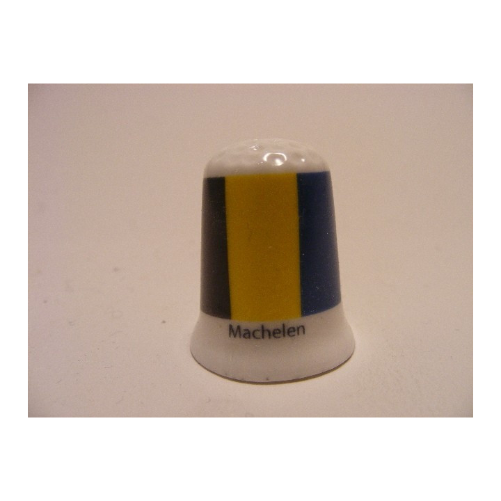 Machelen gemeente vlag in Belgie op een porselein vingerhoedje