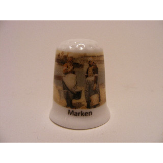 Marken in de gemeente Waterland op een porselein vingerhoedje