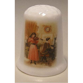 Meisje speelt viool op een porselein vingerhoedje