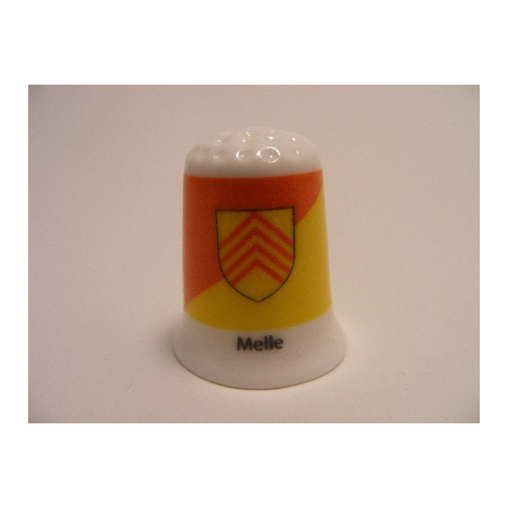 Melle vlag Belgie op een porselein vingerhoedje