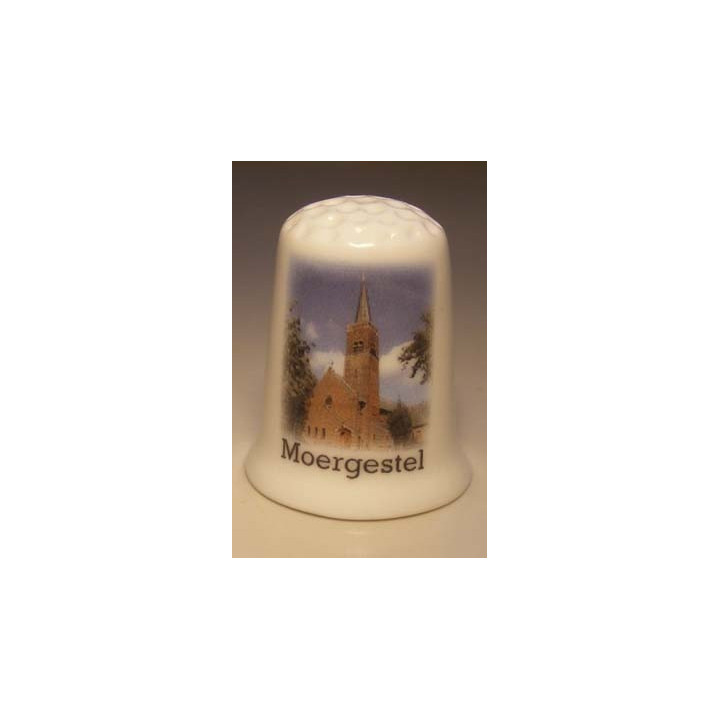 Moergestel op een porselein vingerhoedje
