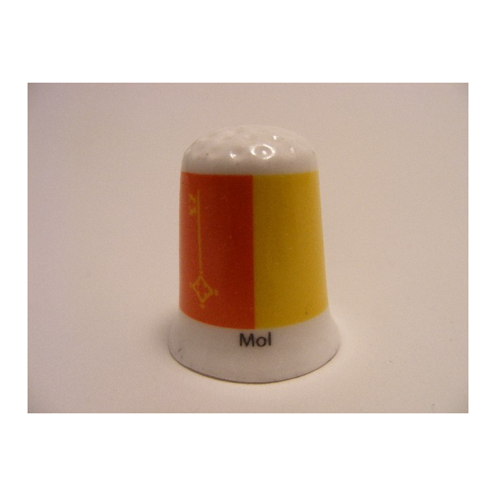 Mol vlag Belgie op een porselein vingerhoedje