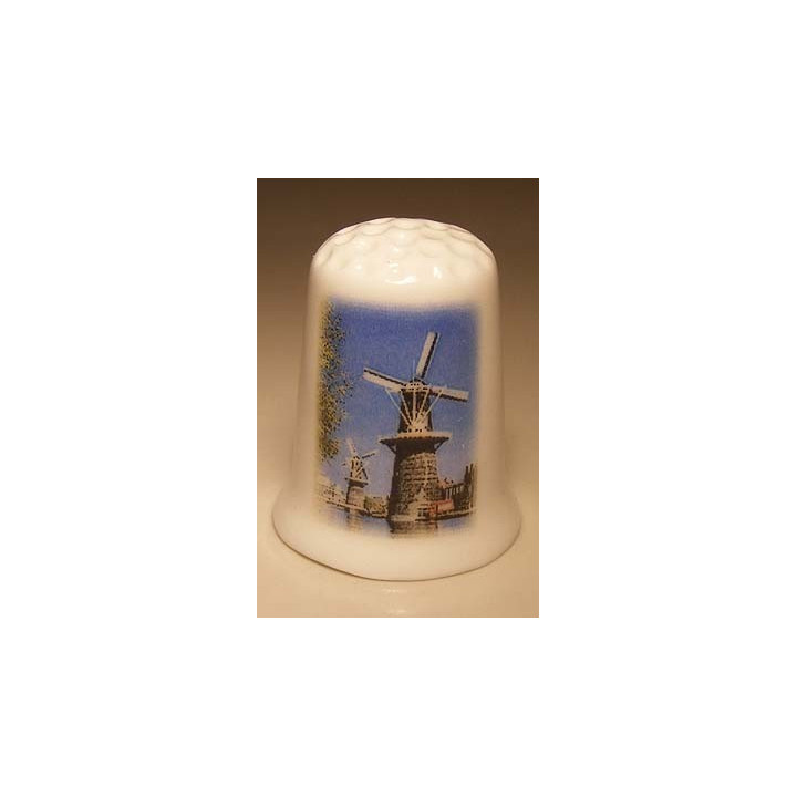 Molens in Schiedam in de provincie Zuid-Holland vingerhoedje Molens in Schiedam in de provincie Zuid-Holland vingerhoedje