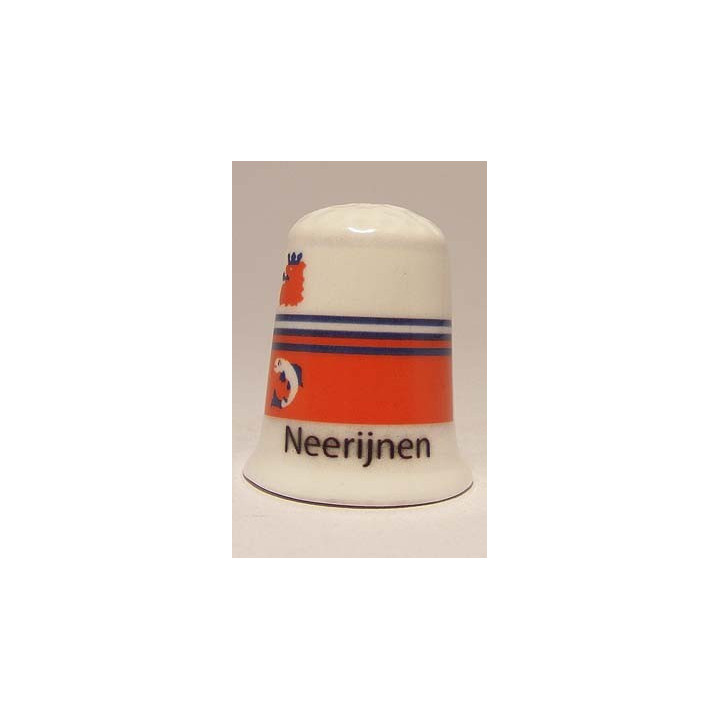Neerijnen Nederlandse gemeentevlag op een porselein vingerhoedje