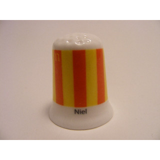 Niel vlag Belgie op een porselein vingerhoedje