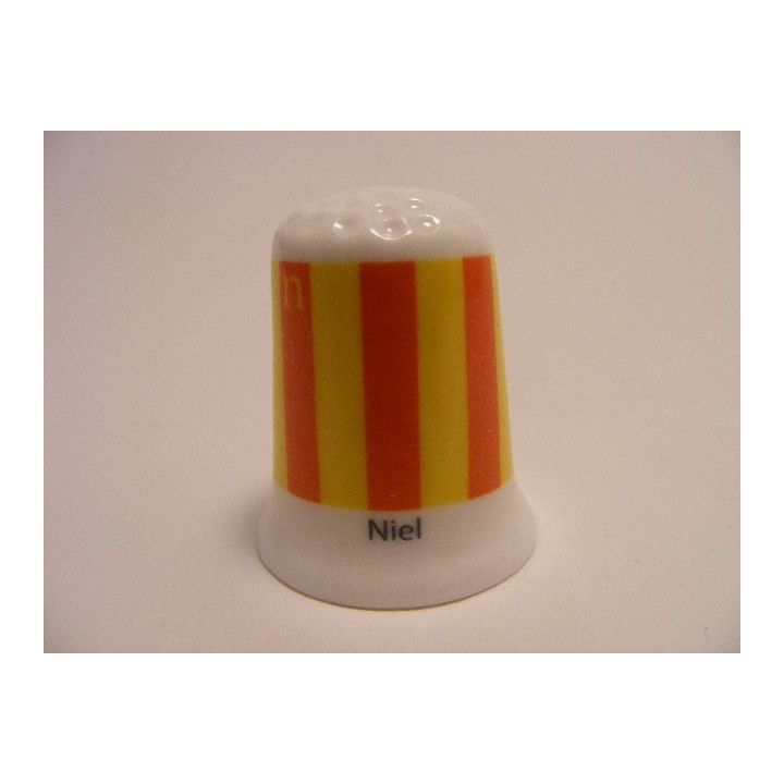 Niel vlag Belgie op een porselein vingerhoedje