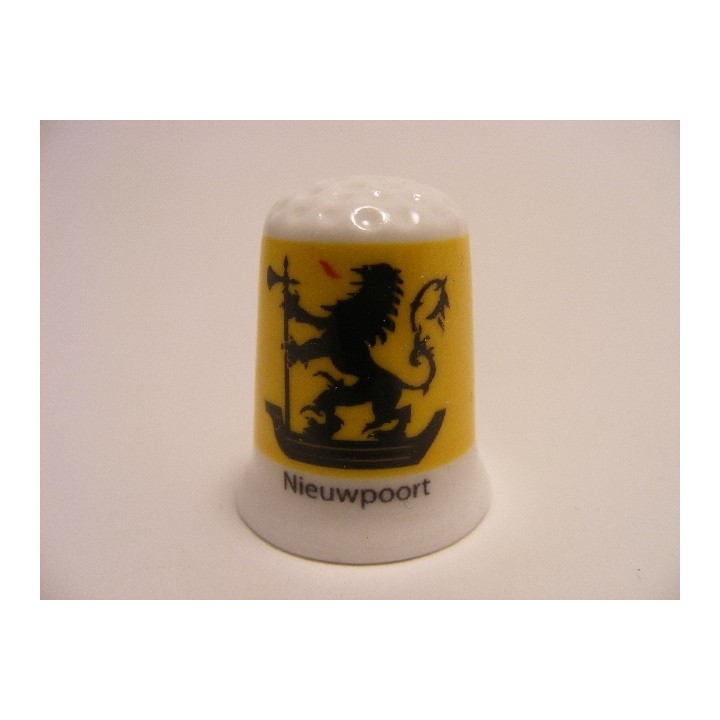 Nieuwpoort vlag Belgie op een porselein vingerhoedje