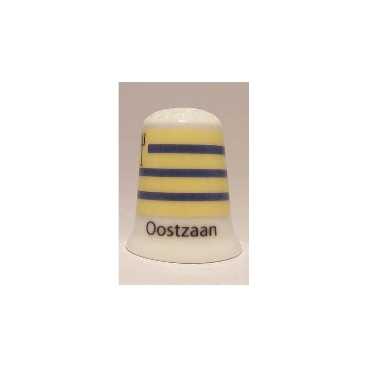 Oostzaan Nederlandse gemeentevlag op een porselein vingerhoedje