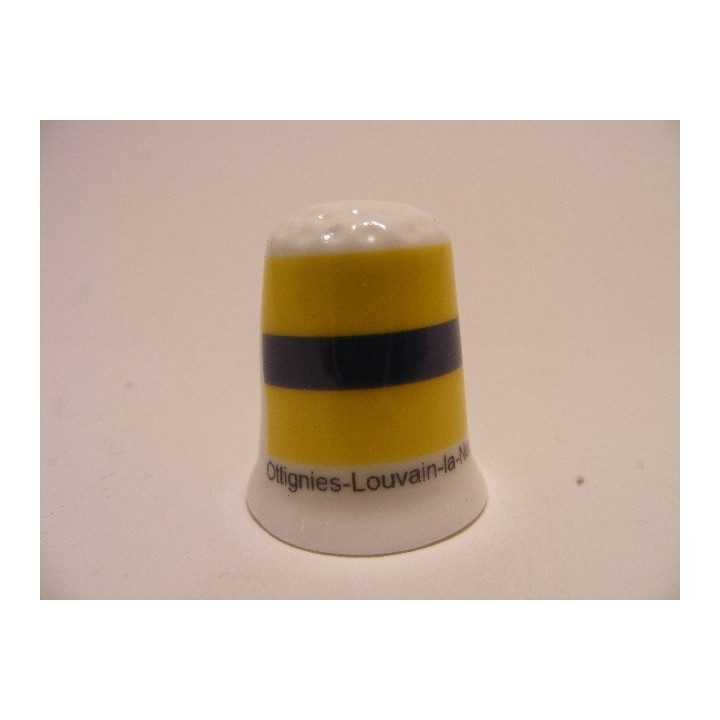 Ottignies Louvain la Neuve vlag in Belgie op een porselein vingerhoedje