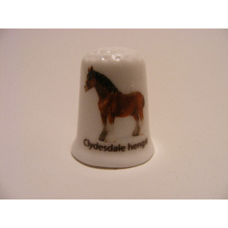 Paard Clydesdale hengst op een porselein vingerhoedje